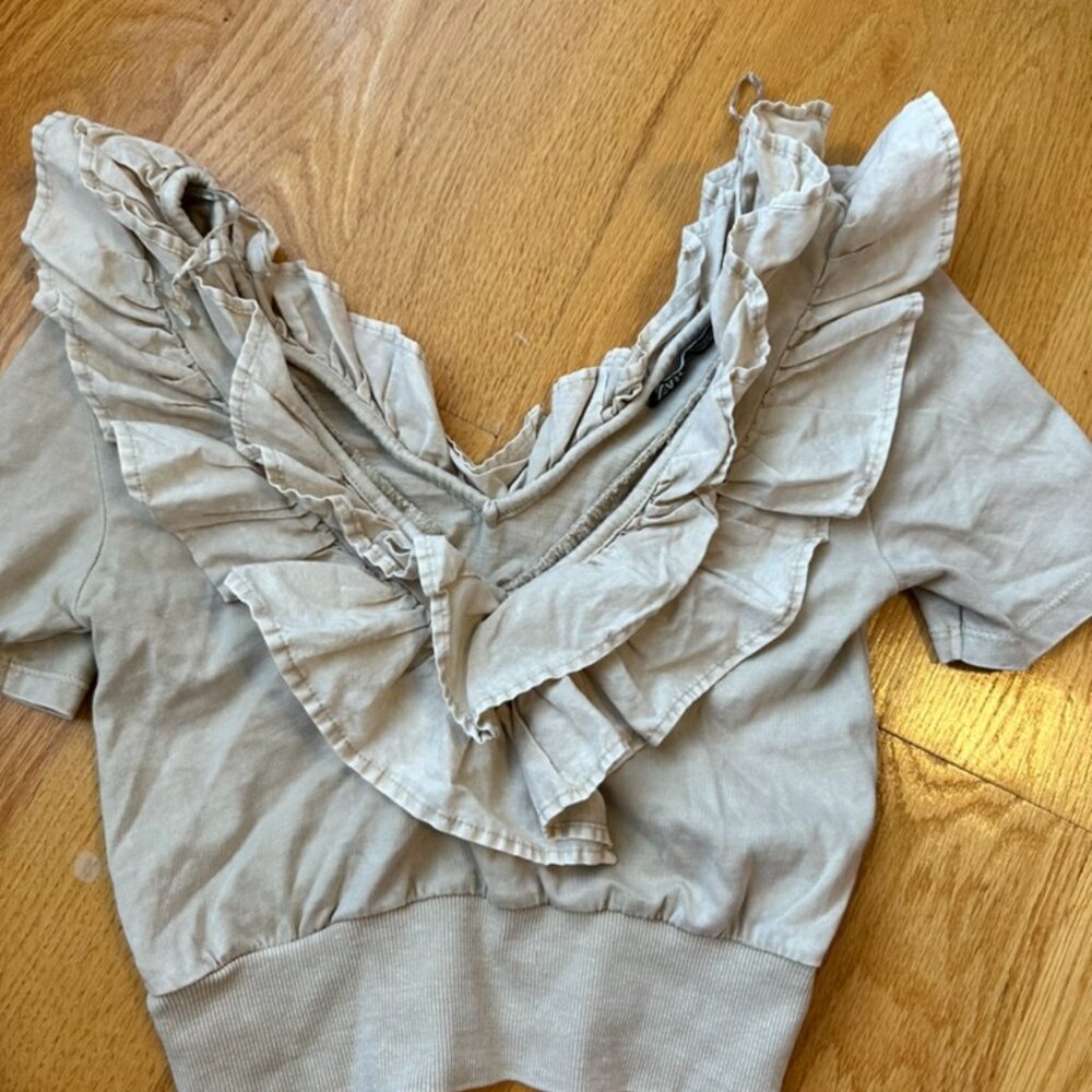 Zara Beige Cream Ruffled V-Neck Crop Top Size Small